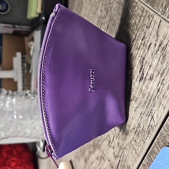 PERUZZI PURPLE ITALIAN LEATHER COIN PURSE - Picture 1 of 7